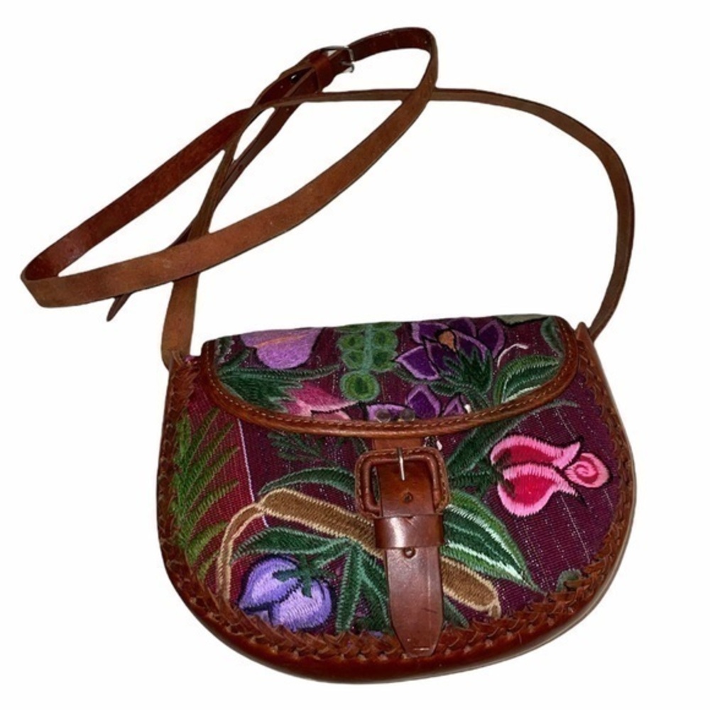 Vintage embroidered leather purse